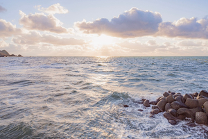 Mer du vent, houle : pourquoi c’est important de faire la différence