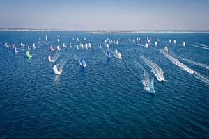 La Plastimo Lorient Mini 6.50 2025 : départ en fanfare pour une course relevée