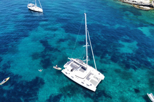 Croisière dans le golfe Saronique : explorez la Grèce en catamaran tout confort