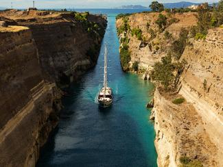 Le canal de Corinthe : pour contourner le...