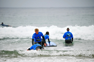 500 personnes initiées au surf pendant les Semaines du Handicap