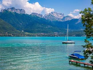 Le lac d’Annecy : une perle alpine entre...