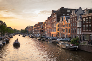 Les canaux d'Amsterdam : une expérience unique à vivre en bateau