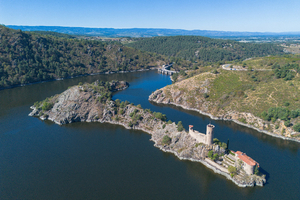 Les Gorges de la Loire : un joyau méconnu pour s’évader au fil de l’eau