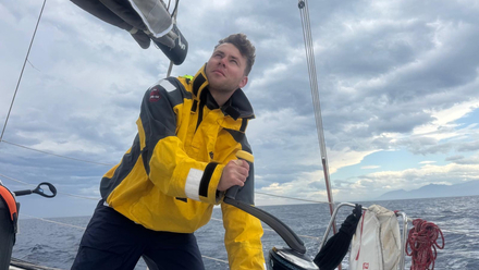 Nicolas est a la manoeuvre. Nicolas est a la manoeuvre.