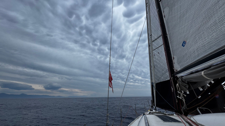 Les mammatus forment des poches circulaires a la base de nuages convectifs marquant la presence d'une atmosphere instable Les mammatus forment des poches circulaires a la base de nuages convectifs marquant la presence d'une atmosphere instable