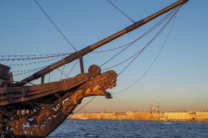 Figures de proue : quand la mer devient sculpture, mémoire et mystère