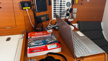 Le Bloc Marine Mediterranee, allie incontournable, toujours a portee de main quand il faut changer de cap Le Bloc Marine Mediterranee, allie incontournable, toujours a portee de main quand il faut changer de cap