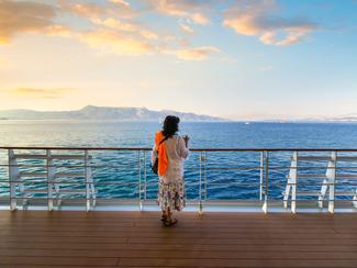 Croisières en solo : les compagnies ouvrent la...