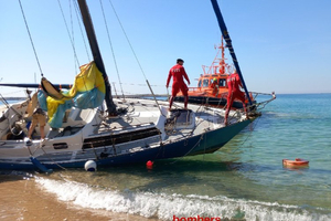 Palamós : un voilier échoué, un marin qui ne voulait rien savoir
