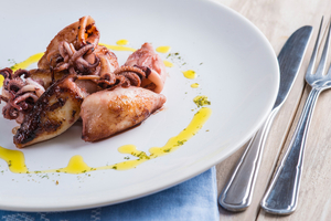 Encornets à la plancha : l’art de cuisiner juste
