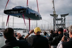 Armel Tripon et Les P’tits Doudous mettent à l’eau leur IMOCA