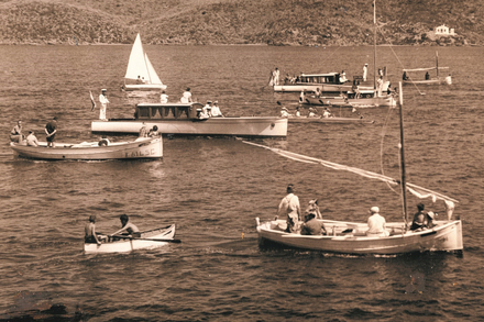 Les Menorquin s'inspirent du traditionnel llaut de l'ile de Minorque aux Baleares Les Menorquin s'inspirent du traditionnel llaut de l'ile de Minorque aux Baleares