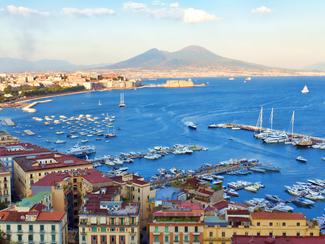 Baie de Naples : une navigation entre...