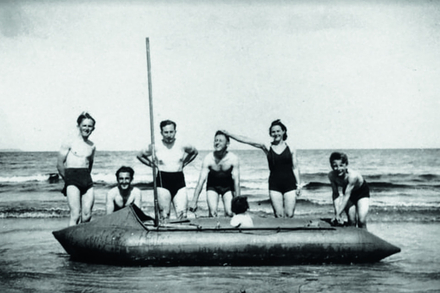C'est dans les annees 30 que s'ecrit le premier chapitre des bateaux pneumatiques de Zodiac. Nautisme Article