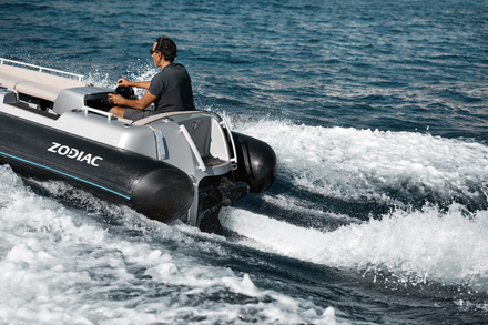 Zodiac eJet 450 Nautisme Article