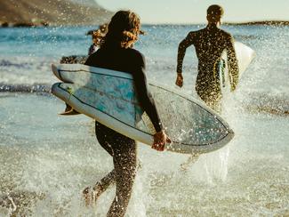 Journée mondiale du surf : comment la glisse...