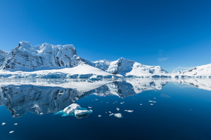 Au Groenland, la glace a fondu 17 fois plus vite que la moyenne en mai (réseau WWA)