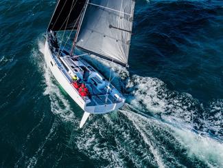 First 36 SE : BENETEAU dévoile son pur-sang de...