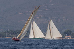 Porquerolle’s Classic : Les yachts classiques font leur show à Porquerolles…