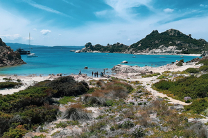 Naviguer dans l’archipel de la Maddalena : le point sur la règlementation