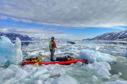 Ingrid Ulrich, lors de son periple au milieu des icebergs et des fjords. Nautisme Article