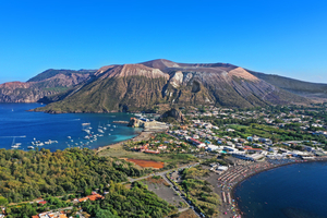 Les îles éoliennes : et si vous passiez une journée à Stromboli ?