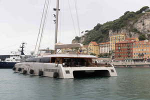 Nice accueille le plus grand catamaran-musée du monde à l’occasion de la Conférence des Nations Unies sur l’Océan