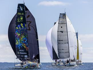Premiers milles au large pour le Tour Voile,...