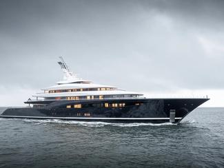 À Antibes, le premier yacht à hydrogène attire...