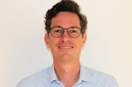 Clarence Duflocq, en charge des relations investisseurs et de la coordination RSE au sein du Groupe Beneteau, devient ainsi le troisieme President de l'APER Nautisme Article