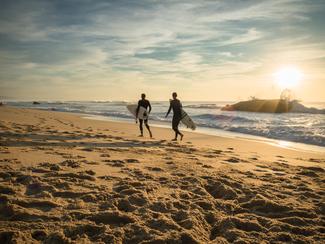 Les meilleurs spots de surf en France pour...