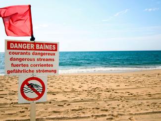 Baïnes : un piège invisible sur les plages du...