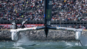 L'équipe de France SailGP signe un retour remarquable après une avarie technique à Portsmouth lors de la première journée de course