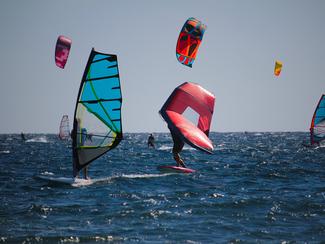 Kitesurf ou wing foil : deux disciplines, deux...