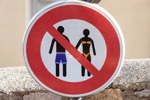 Tenue correcte exigée : les maires veulent remettre de l’ordre sur le littoral