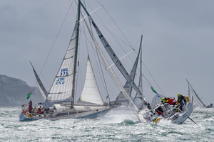 Rolex Fastnet Race 2025 : vers le Fastnet au près, mais sans tempête en vue