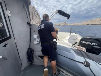 Chauffards des mers : à Marseille, la traque...