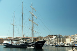 Le Kraken de Wings of the Ocean largue les amarres : un trois-mâts engagé pour nettoyer la Méditerranée