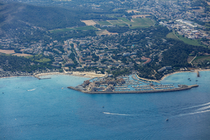 Bormes-les-Mimosas : un port moderne tourné vers la mer et l’avenir