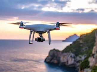 Peut-on voler en drone sur les côtes...