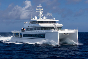 Superyachts sur la Côte d’Azur : les bateaux des stars qui font le show cet été