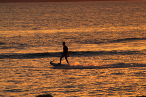 Jetsurf : le surf qui se libère des vagues