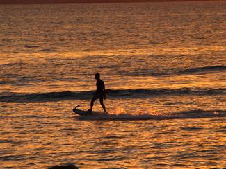 Jetsurf : le surf qui se libère des vagues