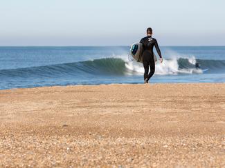 À Biarritz, le style surfeur s’impose jusque...