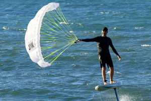 Le parawing : quand l’aile et le foil réinventent la glisse