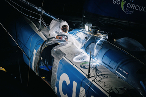 En images : Holcim-PRB répare les dommages sur la coque