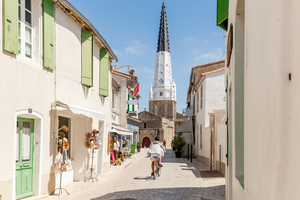 Île de Ré : le style bohème comme uniforme estival