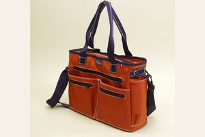 Voilensac lance une nouvelle besace : un fourre-tout en voile de bateau recyclée