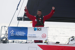 Alexis Loison remporte la 1ère étape de la Solitaire du Figaro Paprec suivi de Hugo Dhallenne et Charlotte Yven